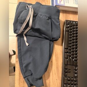 Figs dark harbor jogger